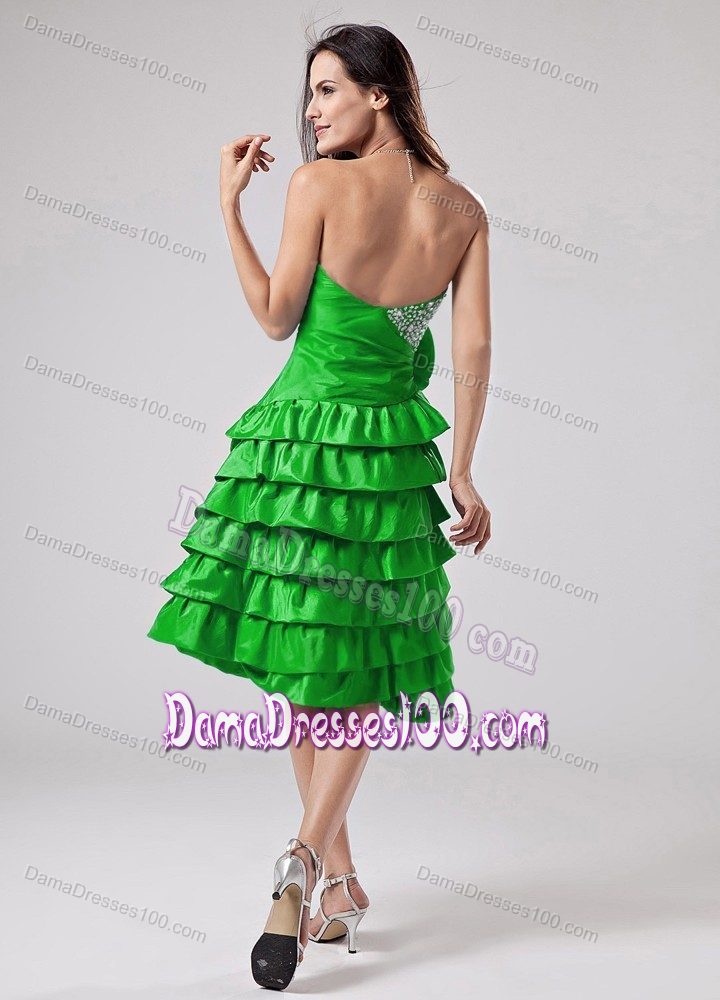 Green Quince Dama Dresses with Ruffles and Hand Made Flower