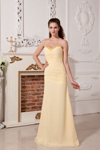 Column Sweetheart Light Yellow Ruched Quinceanera Dama Dresses