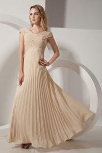 Recommended V-neck Pleated Formal Dama Dress in Champagne