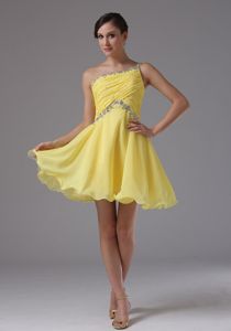 Cheap Yellow One Shoulder Dama Dress with Ruches and Beading