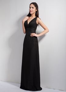 Black Straps Forming V-neck Floor-length Dama Dress for Quinceaneras